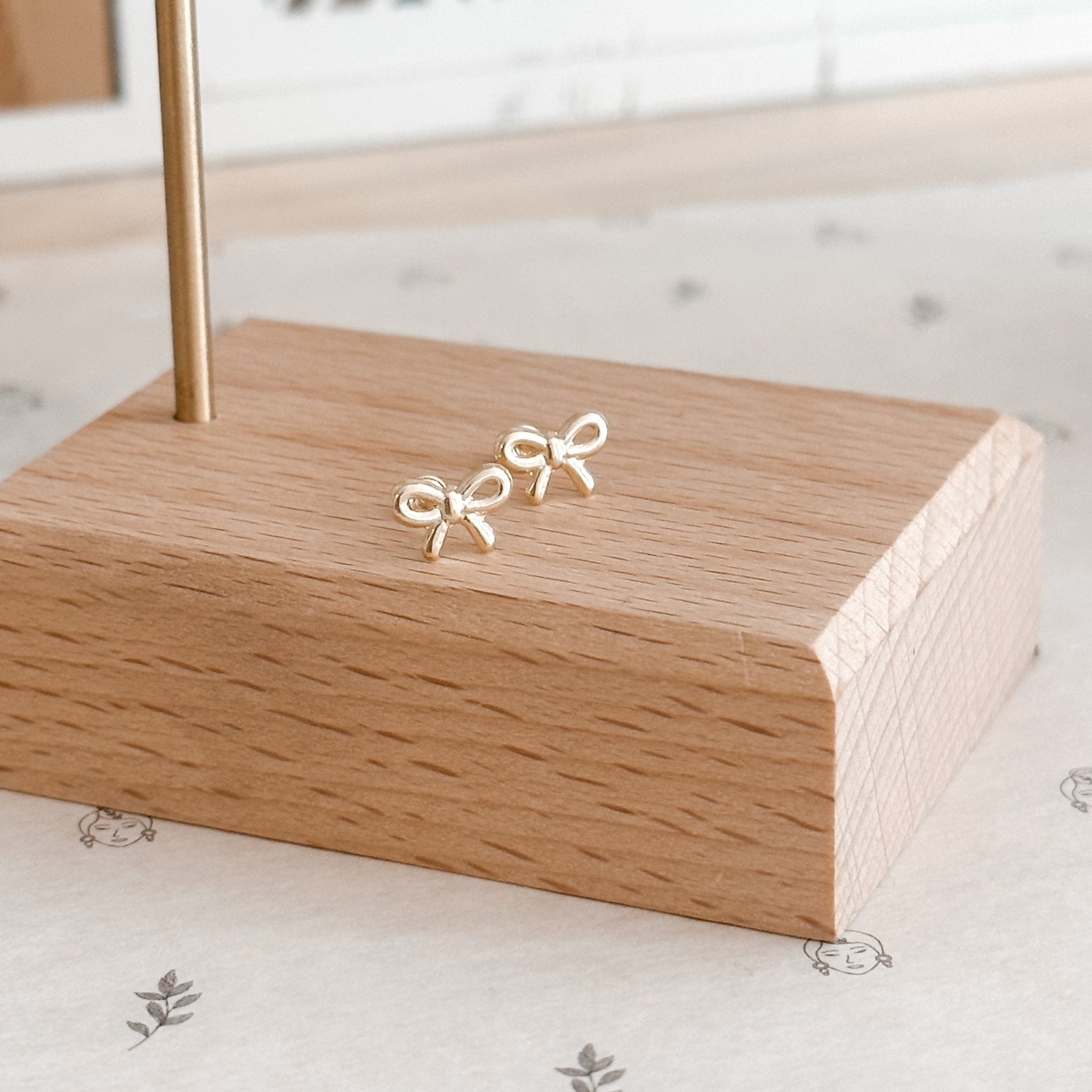 10K Gold Bow Stud Earrings – Hypoallergenic, Screw Back - Liv.Aura Jewelry