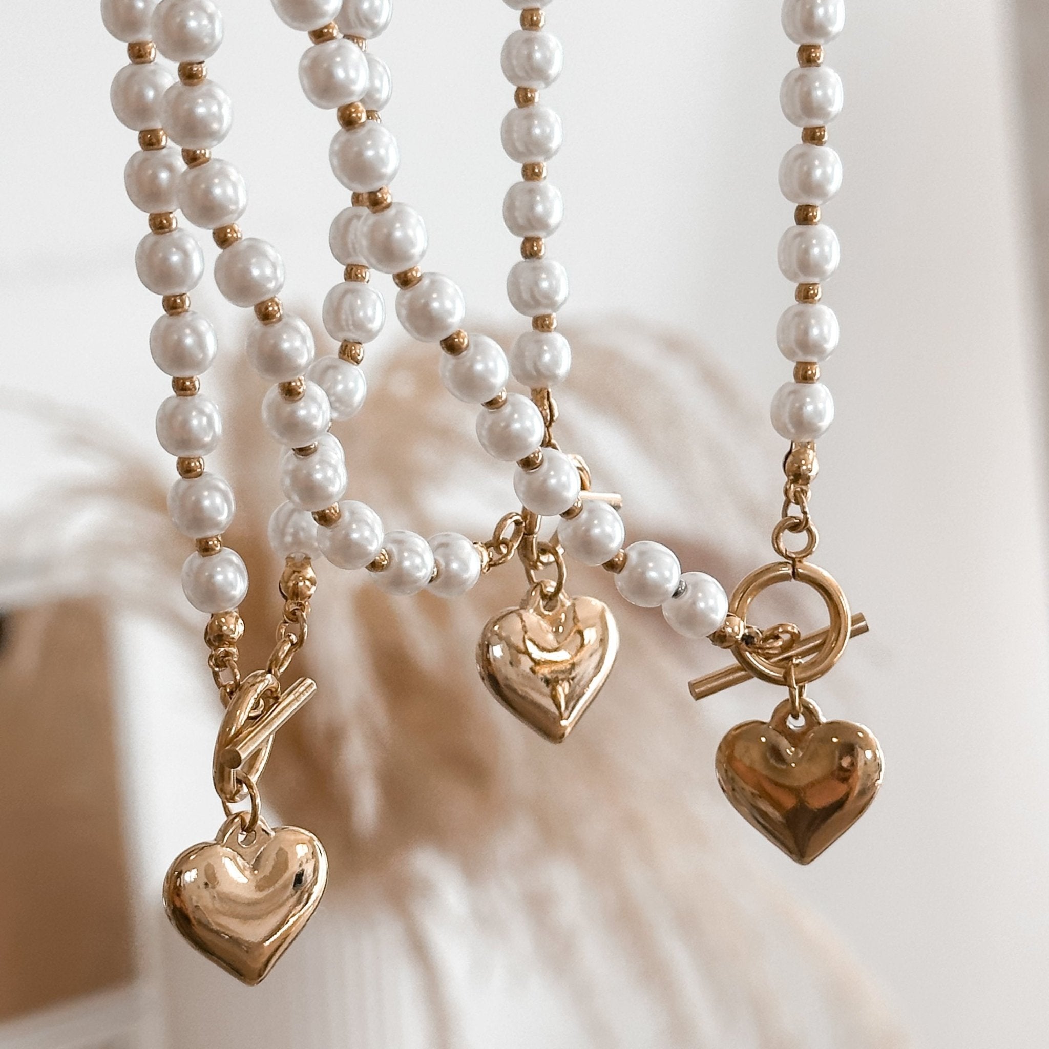 Pearl and gold heart necklaces with toggle closure – romantic waterproof jewelry for everyday wear