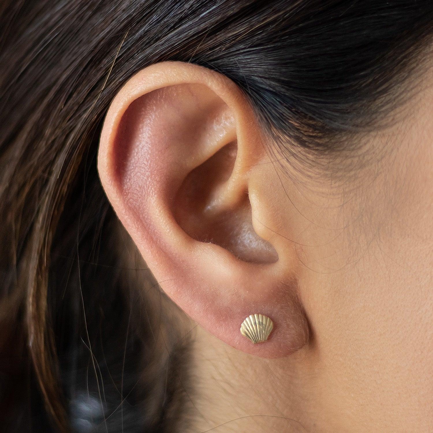 Seashell Stud Earrings 10K Gold – Waterproof, Hypoallergenic, Screw Backs - Liv.Aura Jewelry