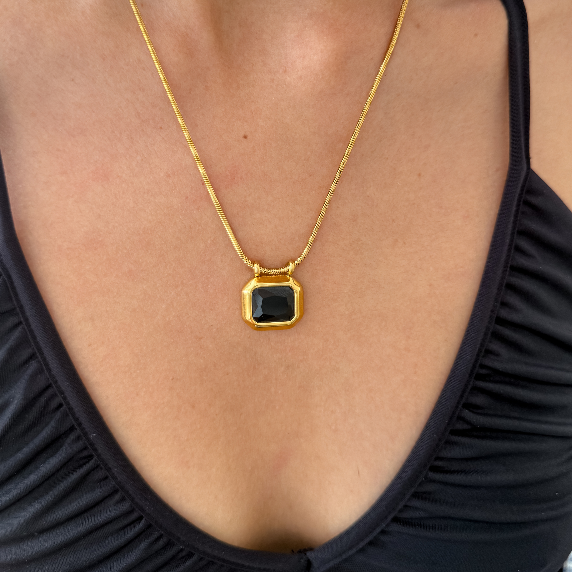 Vida Necklace