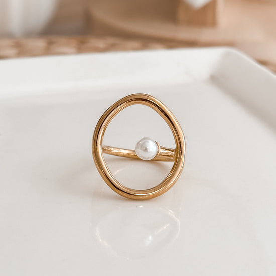 Open Circle Pearl Ring 18K Gold