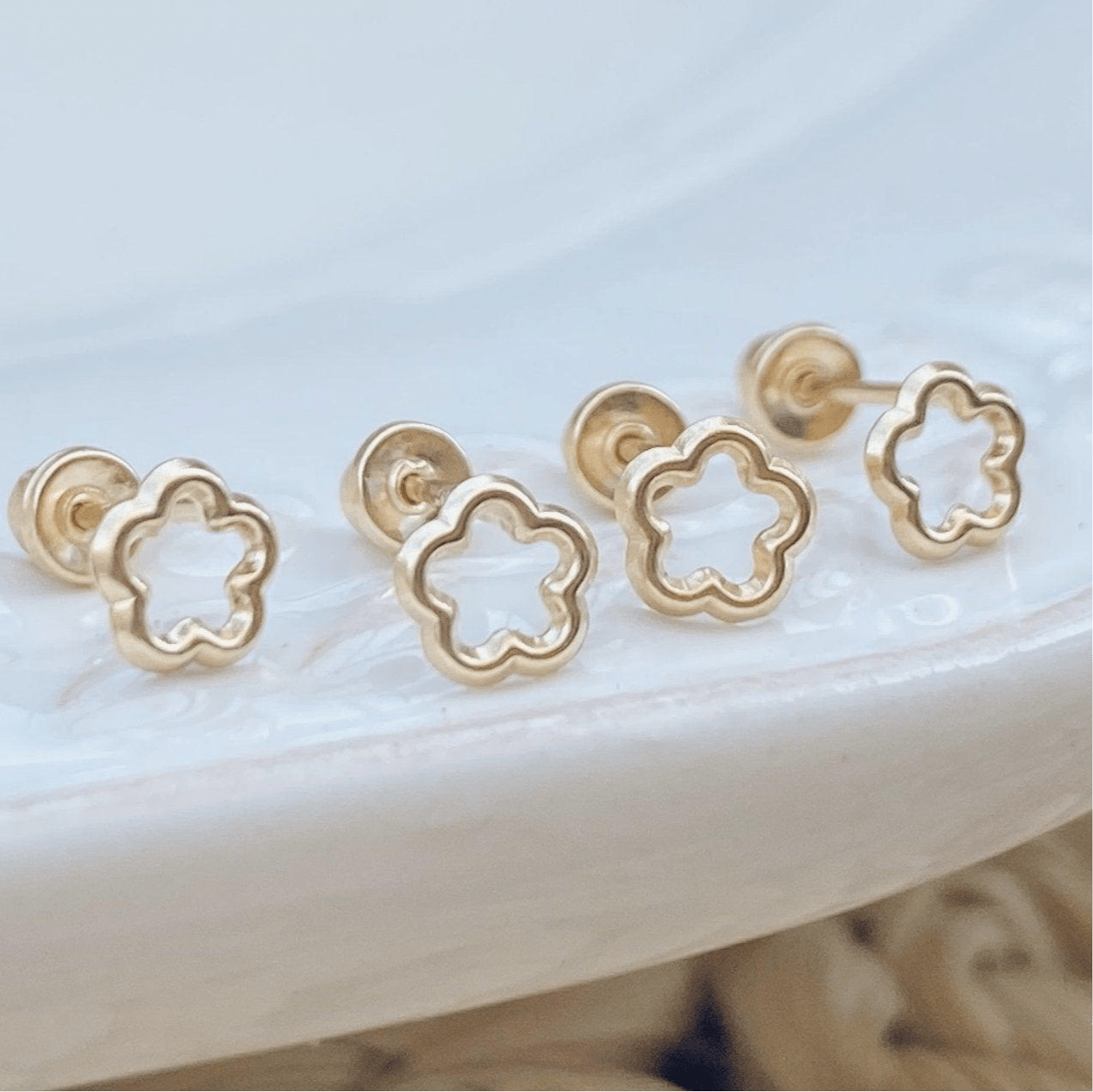 10k Gold Flower Stud Earrings - Liv.Aura Jewelry