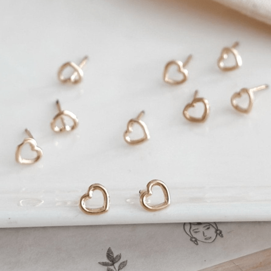 10k Gold Open Heart Stud Earrings - Liv.Aura Jewelry