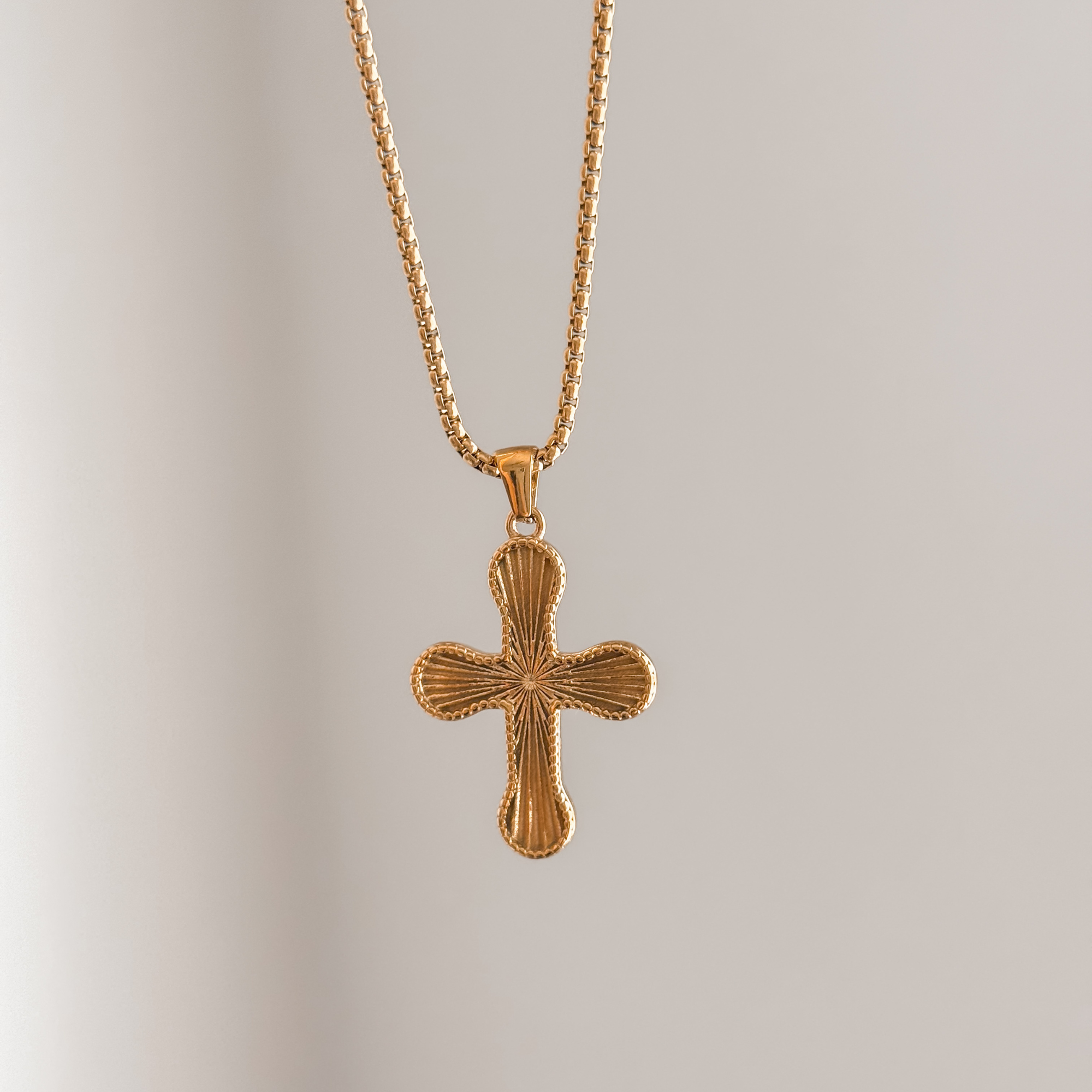 Gold Cross Necklace – Waterproof 18K Gold Plated Pendant
