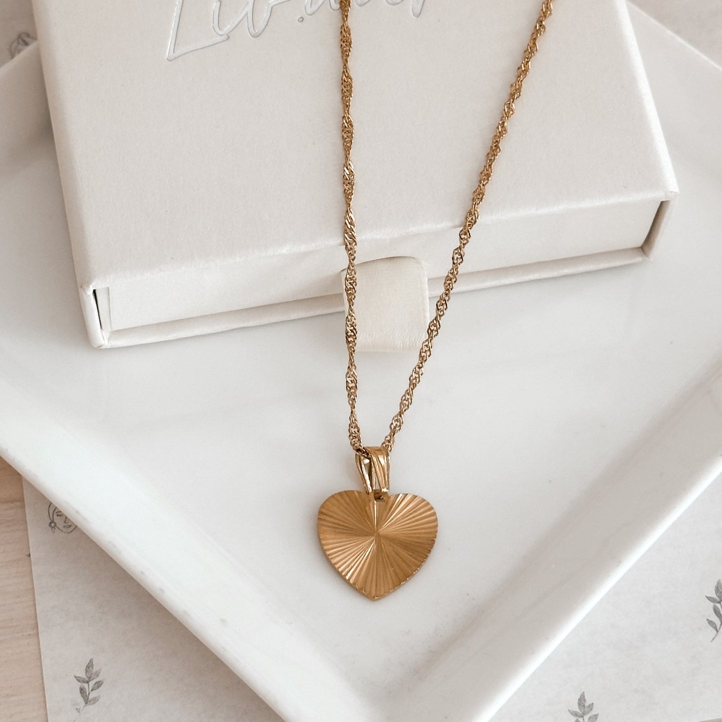 18K Gold Long Textured Heart Necklace - Liv.Aura Jewelry