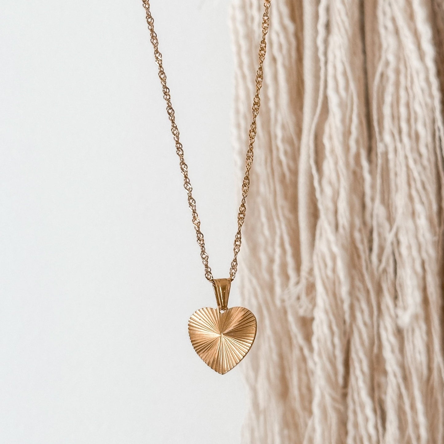 18K Gold Long Textured Heart Necklace - Liv.Aura Jewelry