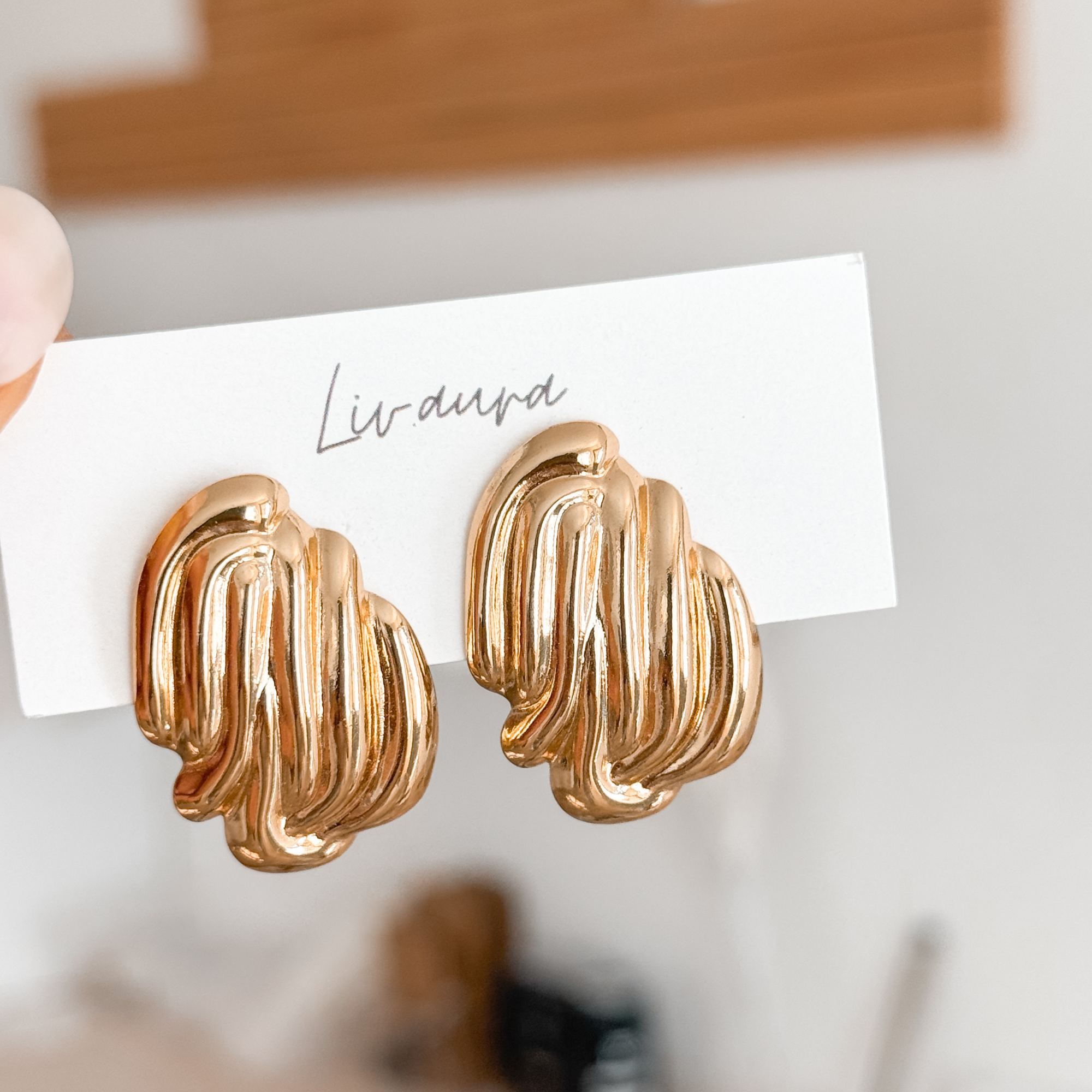 18k-gold-plated-ribbed-earrings-chunky-vintage-studs
