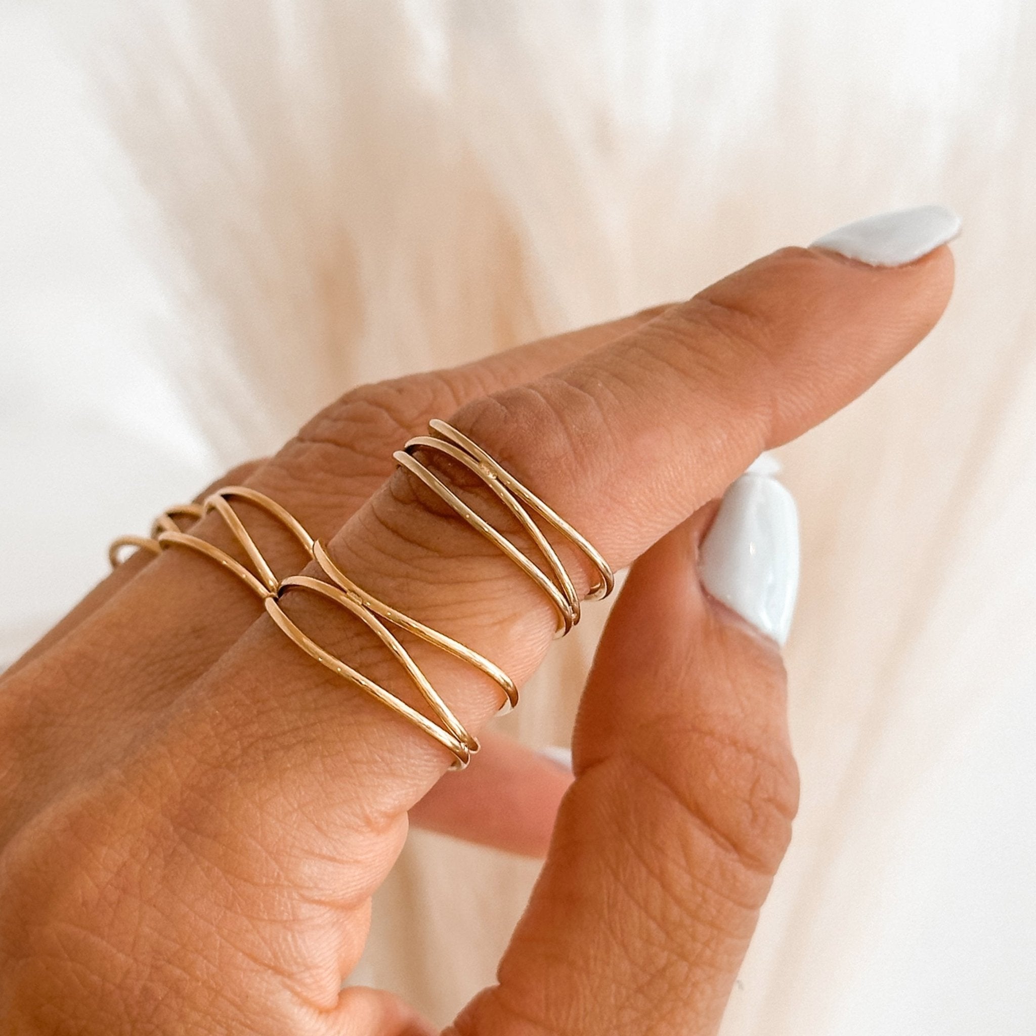 18K Minimalist Triple Band Ring - Waterproof & Hypoallergenic - Liv.Aura Jewelry