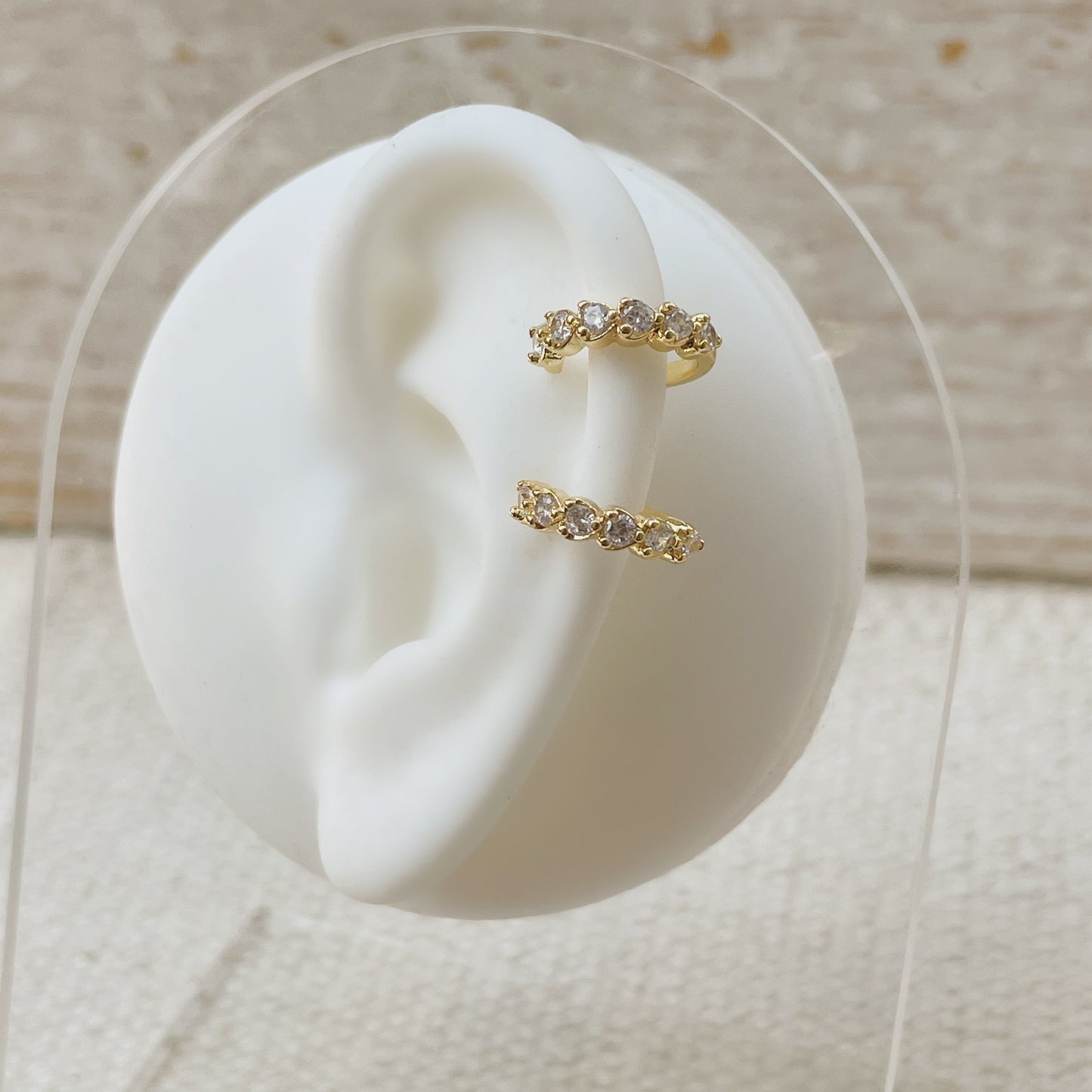 Load image into Gallery viewer, Ear Cuff CZ
