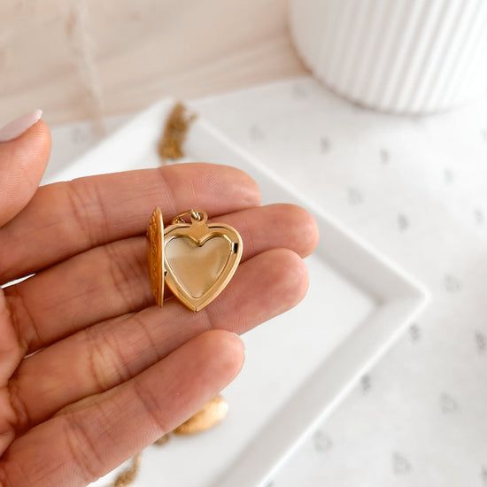 18K Vintage Heart Locket Necklace