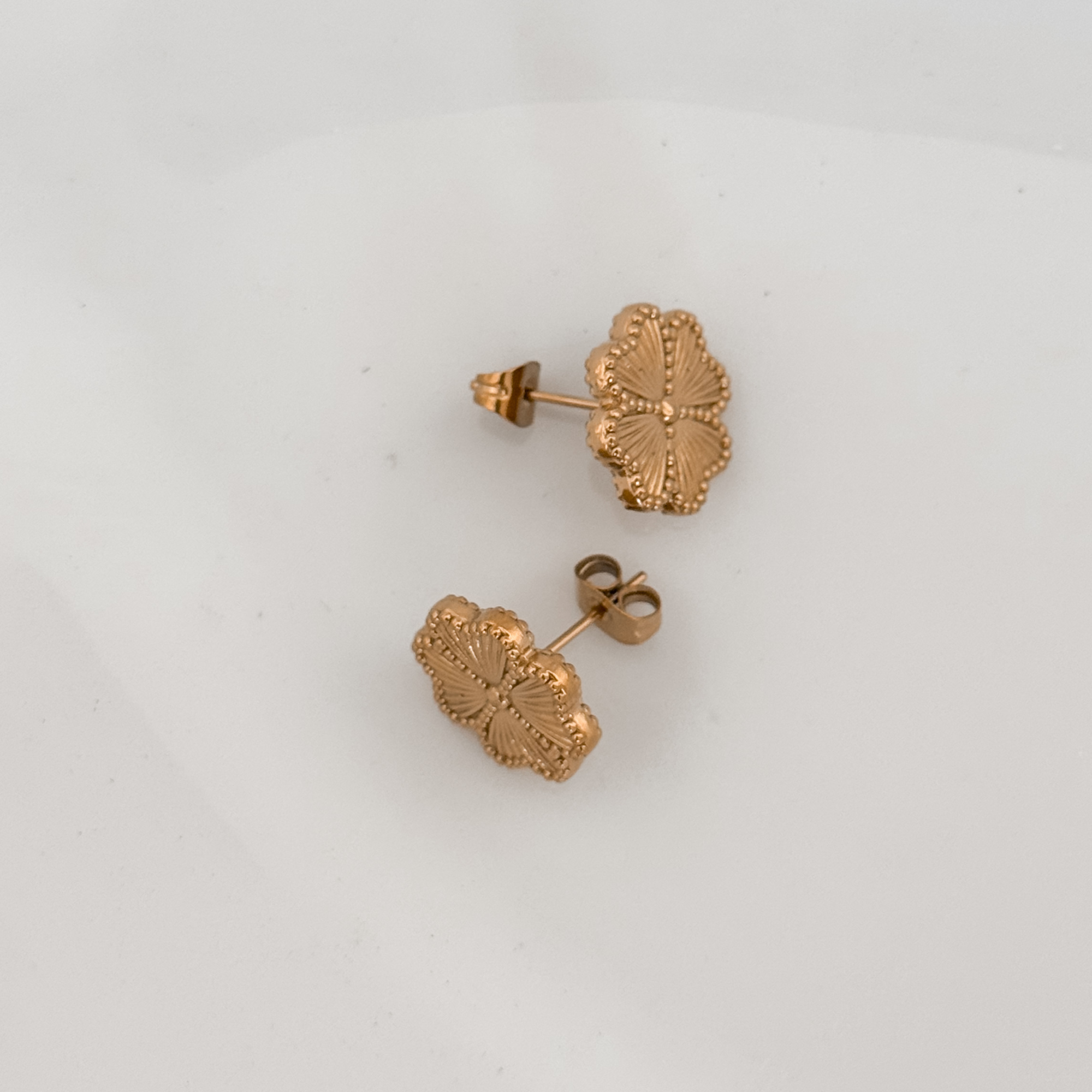 Luma Flower Stud Earrings
