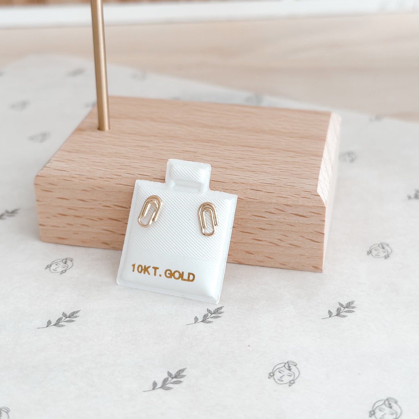 Paperclip Stud Earrings 10K Gold