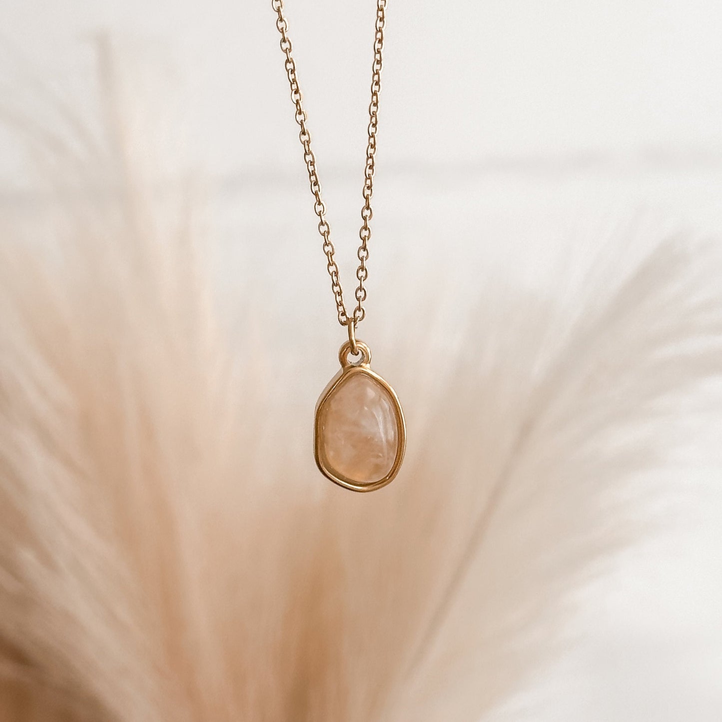 Oval Natural Stone Necklace | 18K Gold