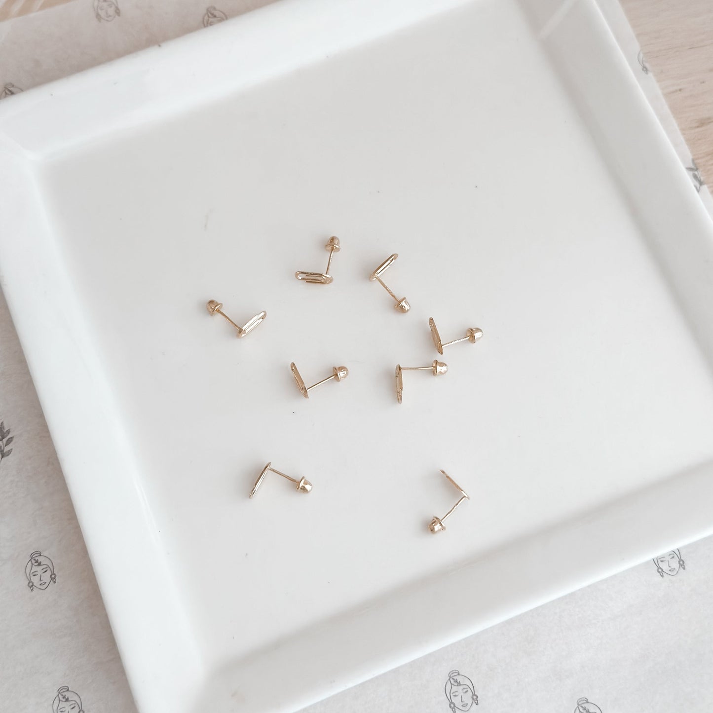 Paperclip Stud Earrings 10K Gold