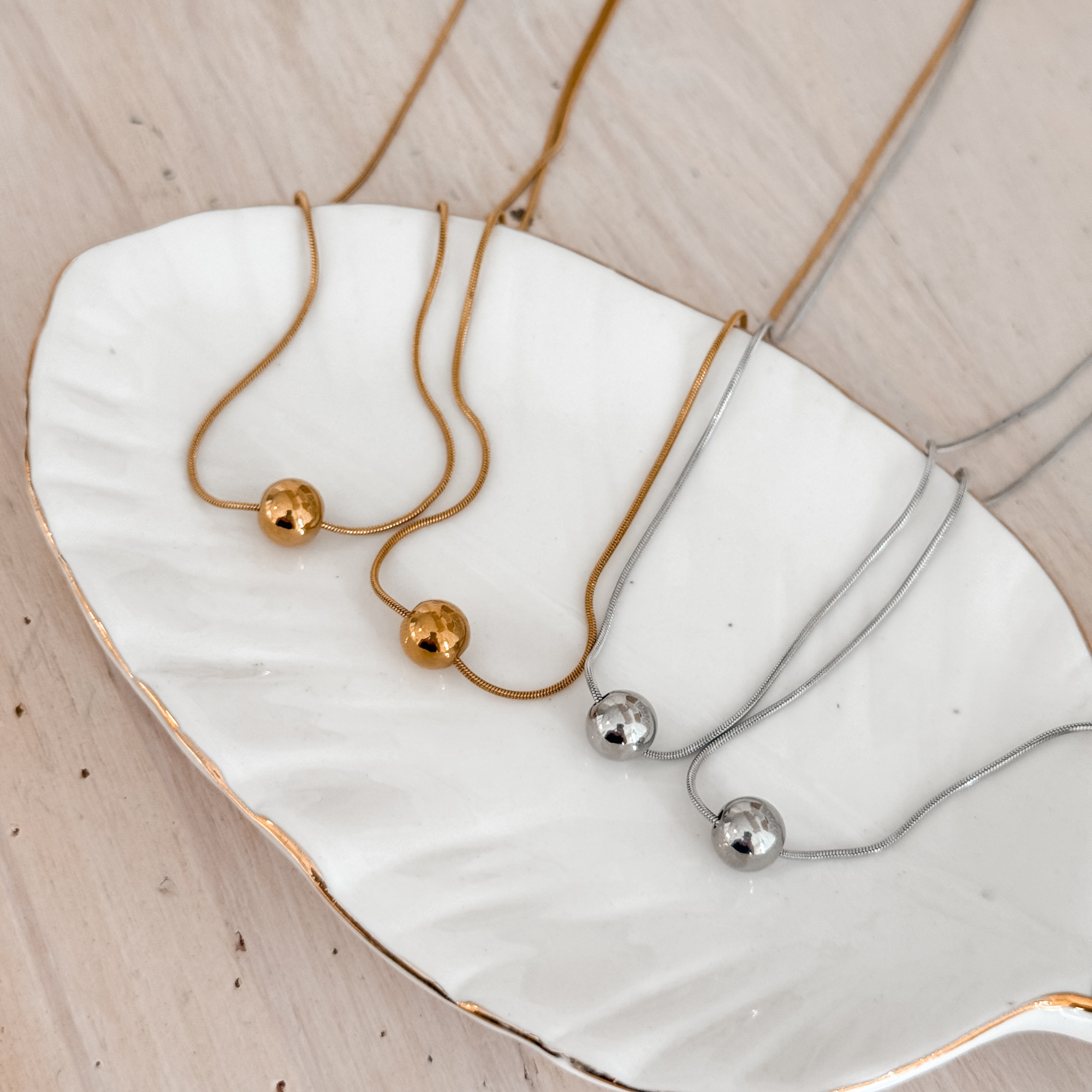 Lora Necklace