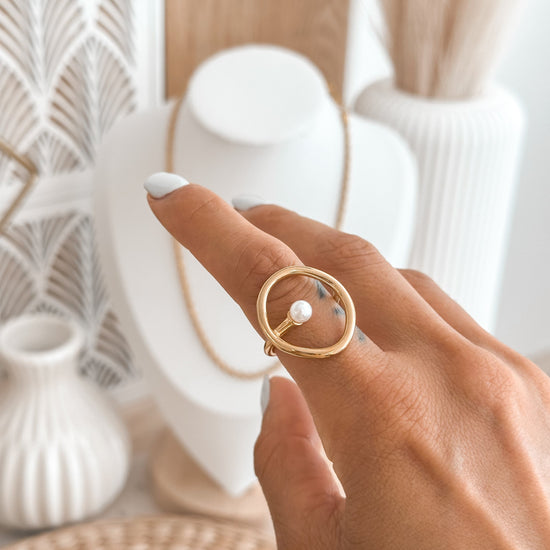 Open Circle Pearl Ring 18K Gold