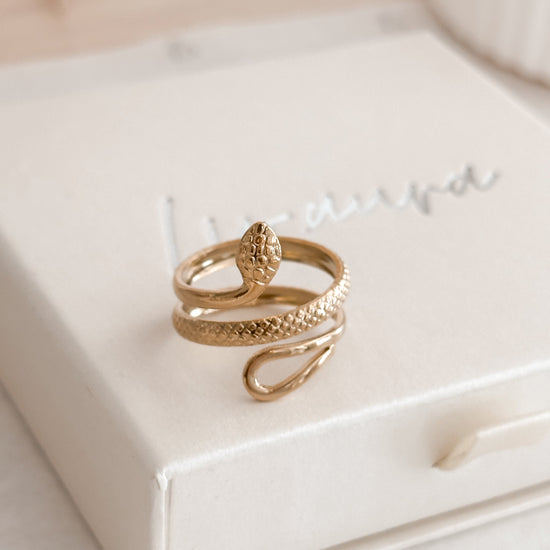 18K Gold Vintage Snake Ring