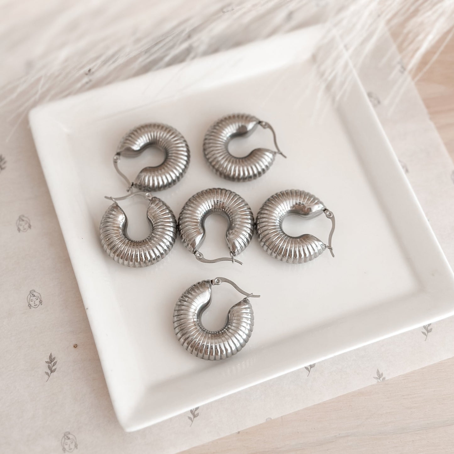 Load image into Gallery viewer, Bold Chunky Silver Hoops
