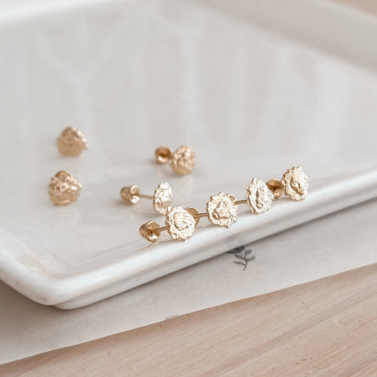 Load image into Gallery viewer, Head Lion Stud Earrings 10K Gold
