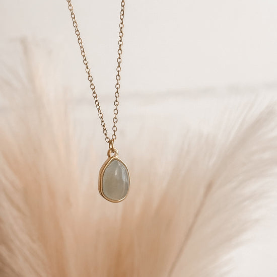 Oval Natural Stone Necklace | 18K Gold