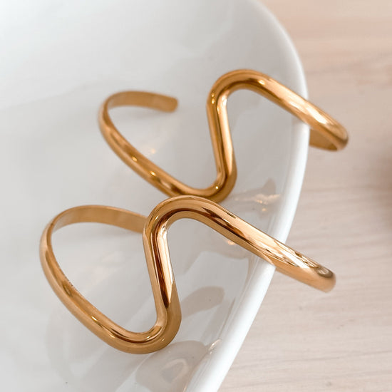 Wave Cuff Bracelet 18K Gold