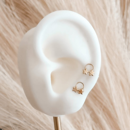 Open Circle with Stars Stud Earrings- 10K Solid Gold