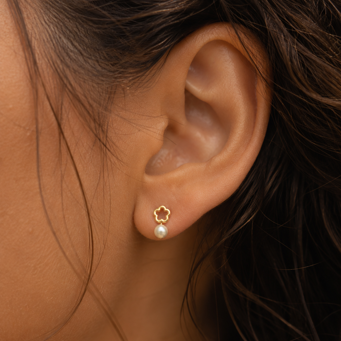 10K Gold Pearl Flower Stud Earrings
