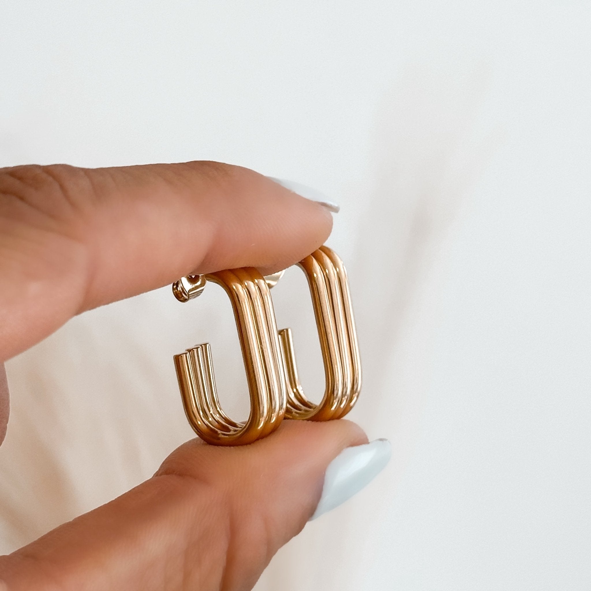 Block Hoop Earrings 18K Gold - Liv.Aura Jewelry