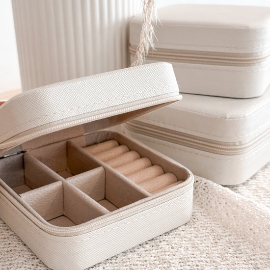 Chic Beige Jewelry Box – The Cutest Storage for Your Favorites ! - Liv.Aura Jewelry