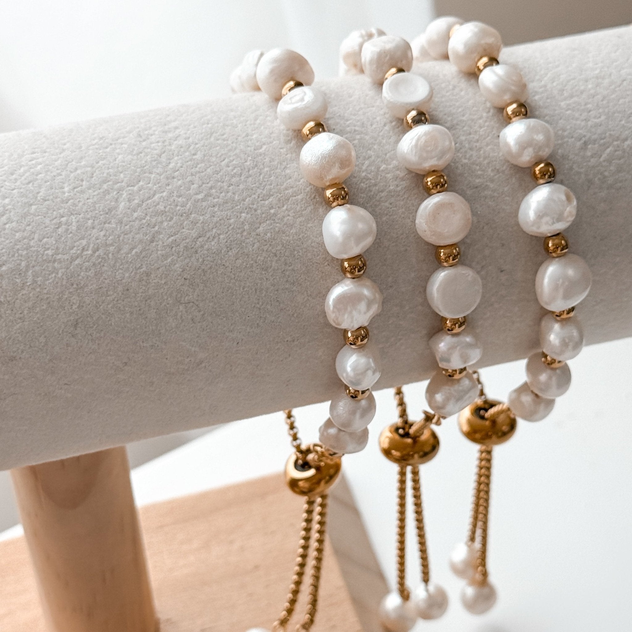 Coraline Adjustable Freshwater Pearl Bracelet, 18K Gold Beads, Waterproof & Hypoallergenic - Liv.Aura Jewelry