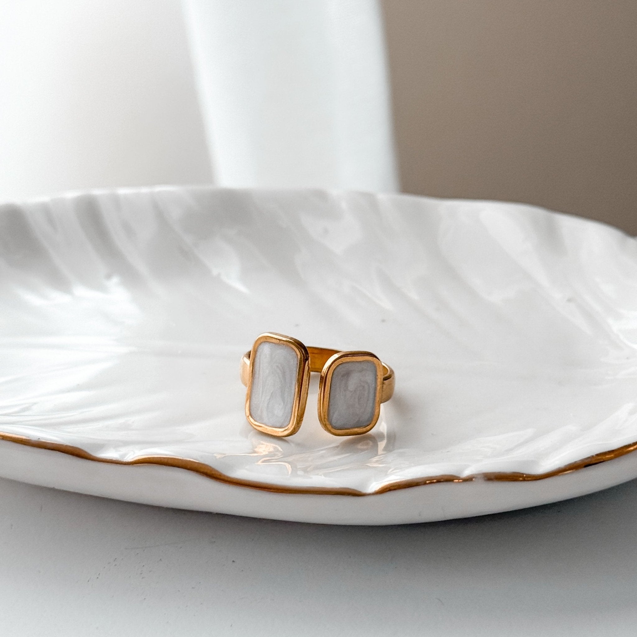 Muse Ring – Adjustable Gold Ring with Marble Look - Liv.Aura Jewelry