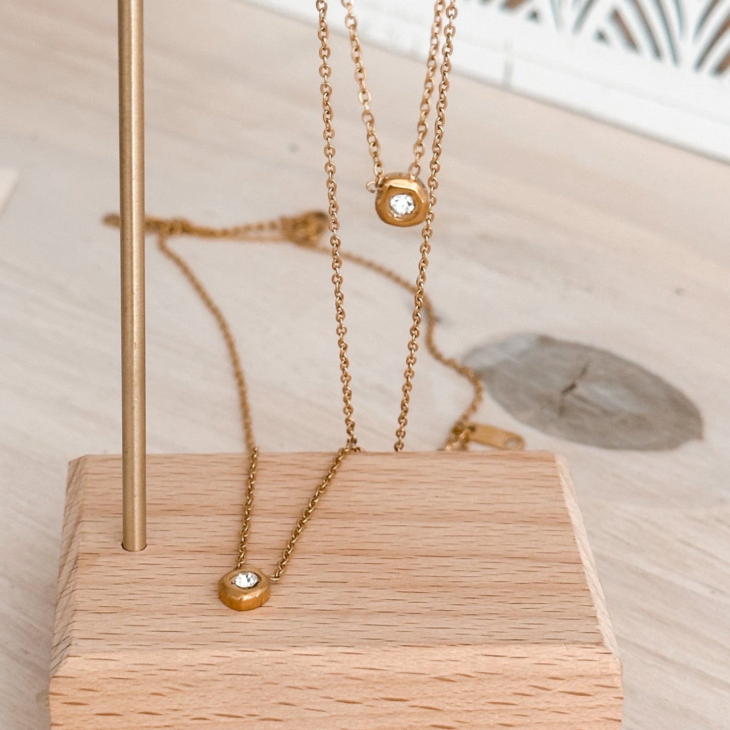 Solitaire Circle Necklace| 18K Gold - Liv.Aura Jewelry