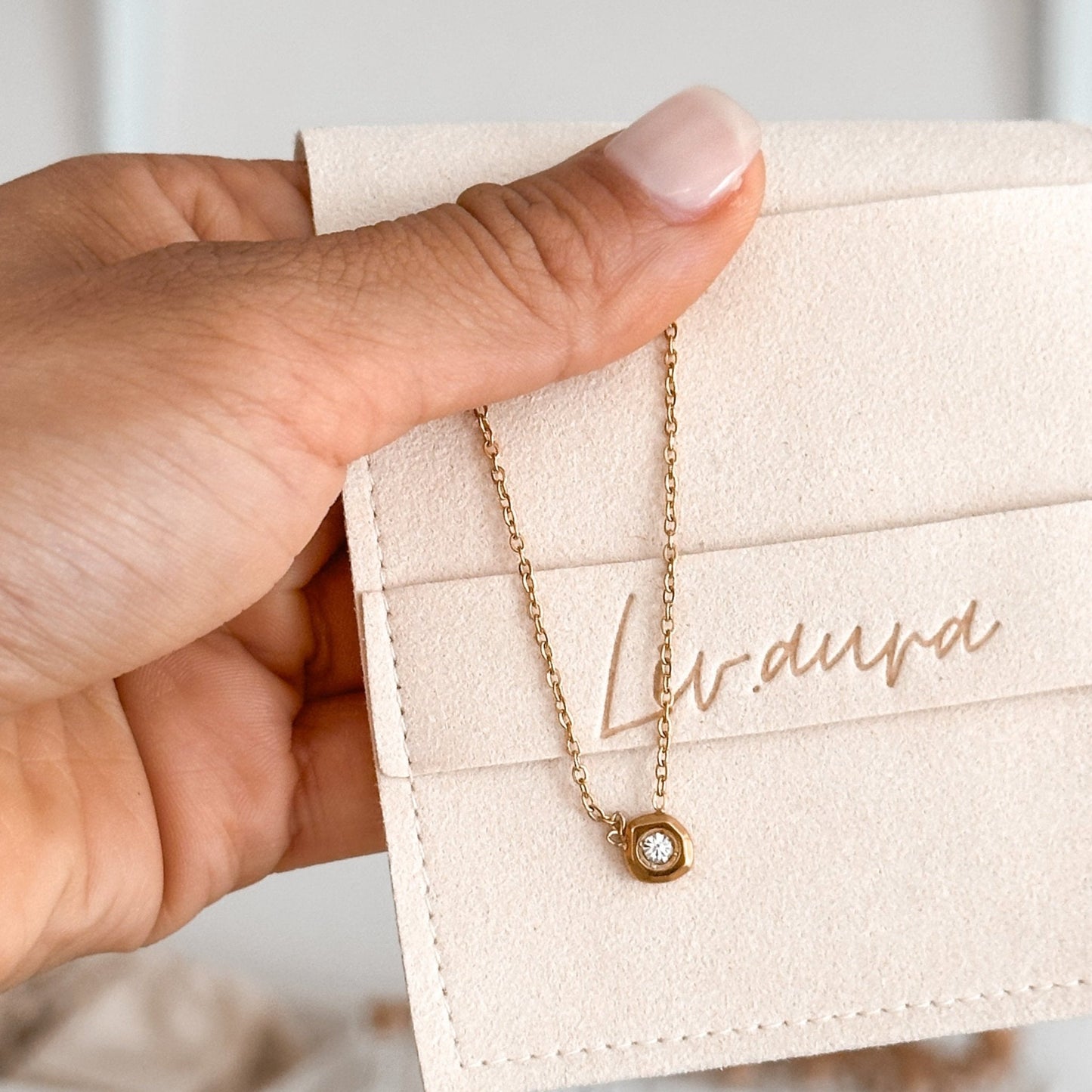 Solitaire Circle Necklace| 18K Gold - Liv.Aura Jewelry