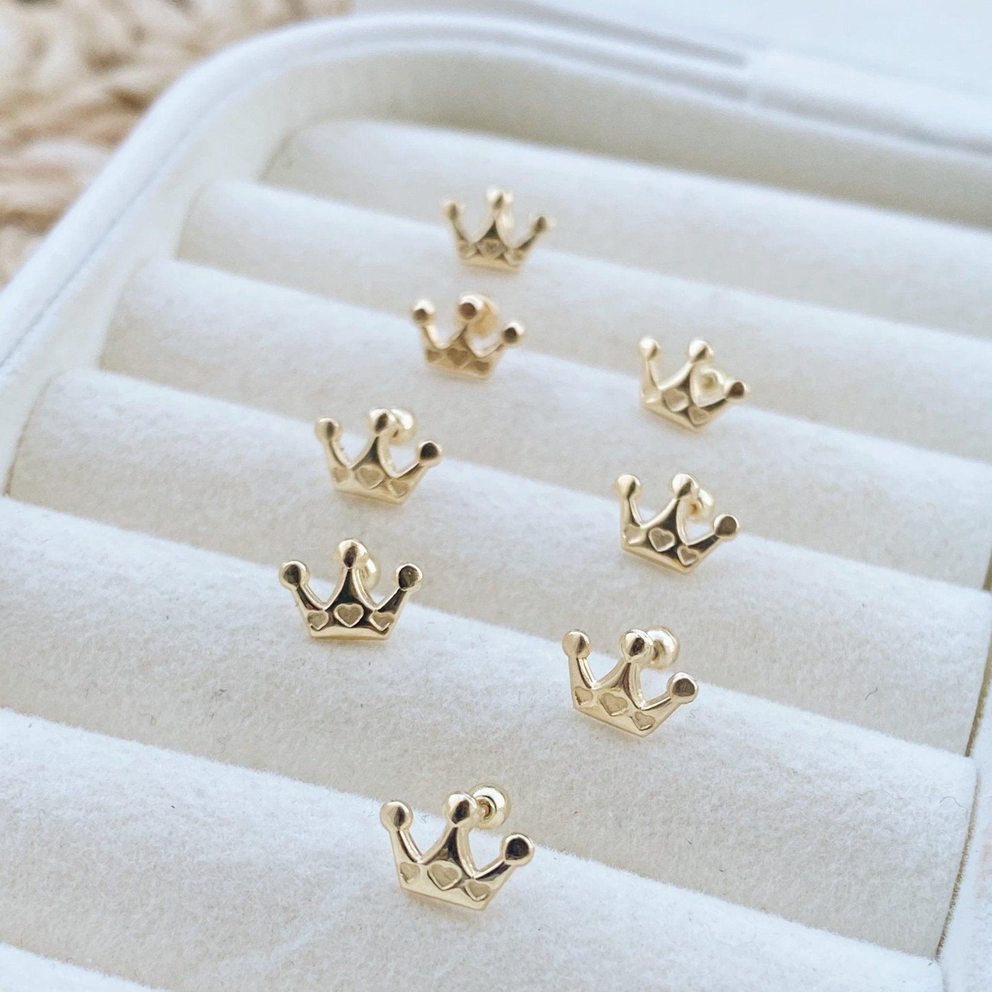 Load image into Gallery viewer, Are you a queen? Why not wear crowns everyday with our new collection of Crown stud earrings. These gold crown stud earrings are perfect to show your regal spirit wherever you go.
