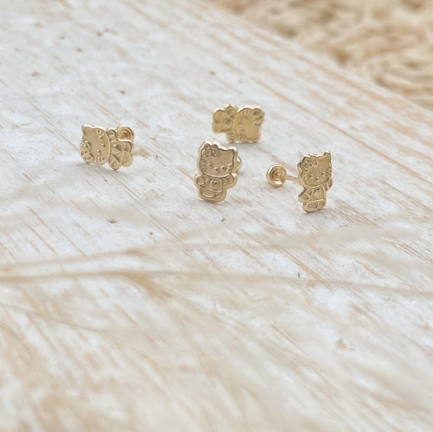 Load image into Gallery viewer, yellow gold earrings hello kitty
