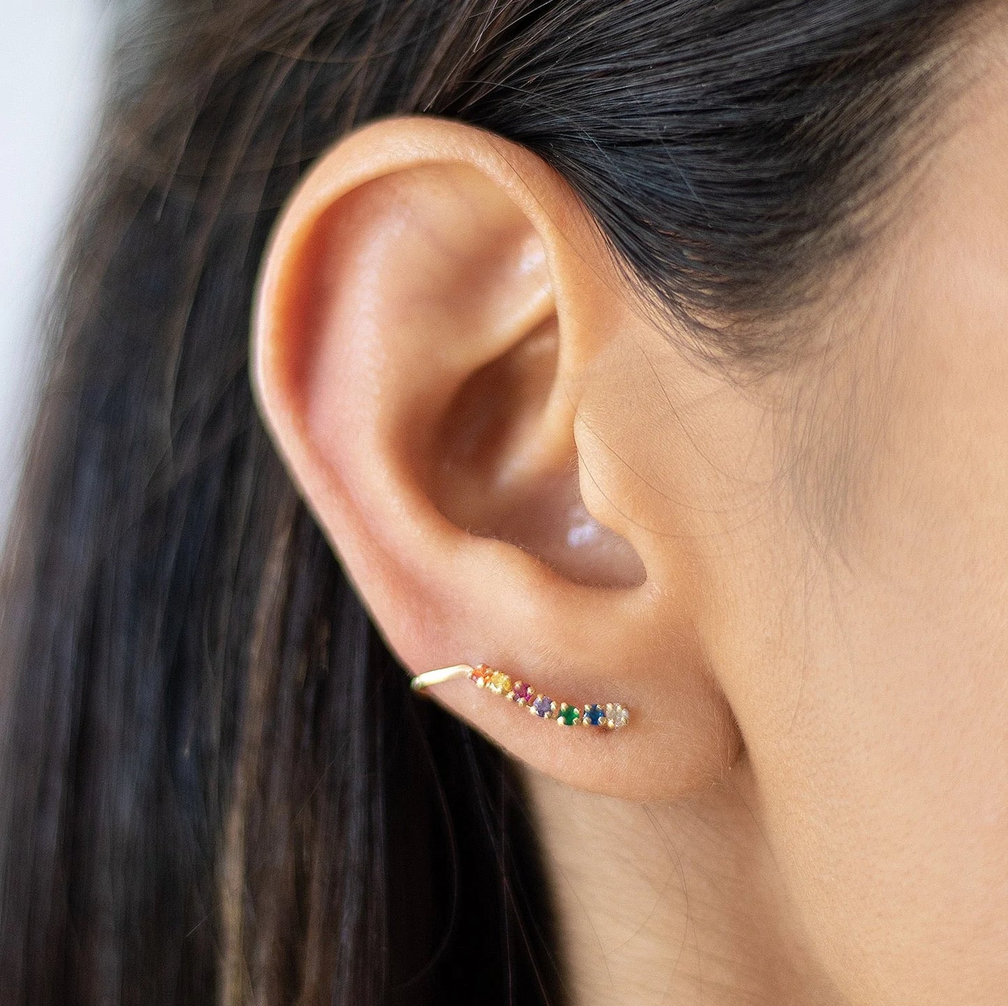 These gold earrings are in a beautiful geometric shape, with a minimalist design that is sure to get you some compliments. They look great with any outfit and can be worn for any occasion! 