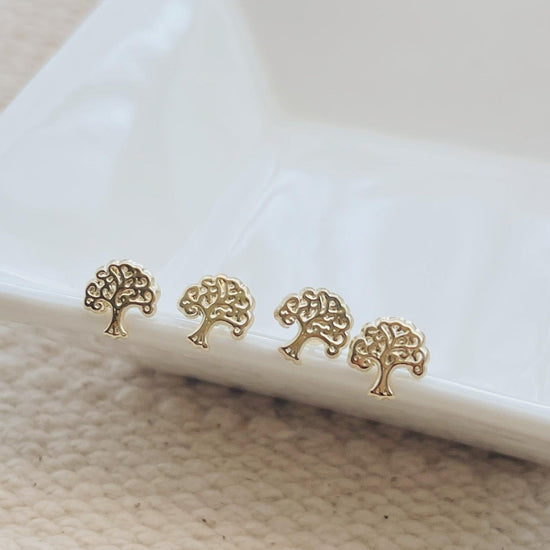 Our gold tree of life earrings are the perfect gift for her. These earrings are perfect for any occasion: christmas, valentines day, mother's day, birthday, anniversary or just because you love her.