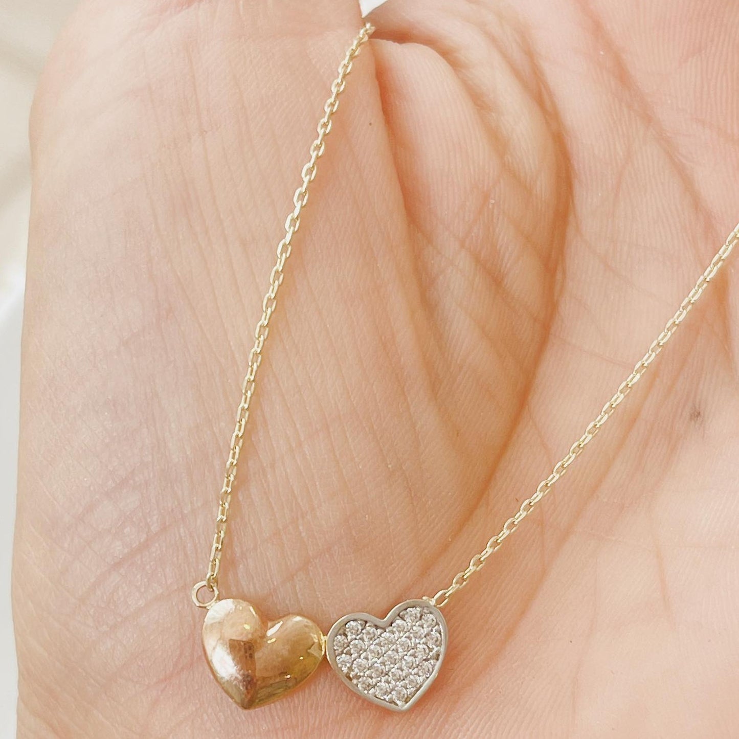Load image into Gallery viewer, This elegant, simple heart necklace makes a beautiful gift. 
